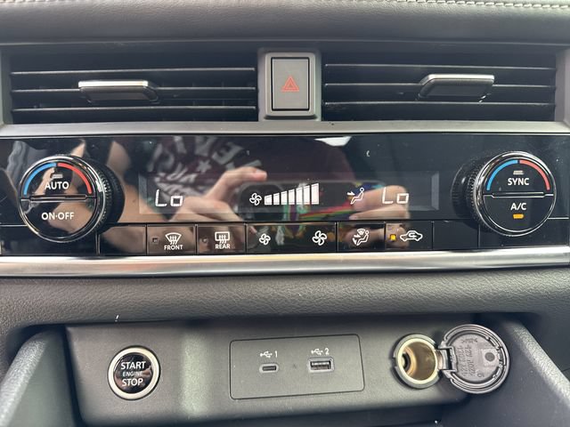 Used 2023 Nissan Rogue SV FWD image 28