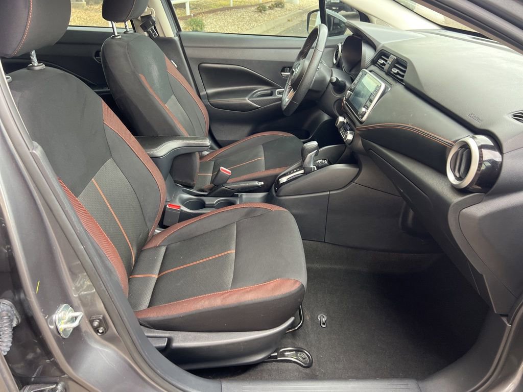 Used 2022 Nissan Versa SR image 12