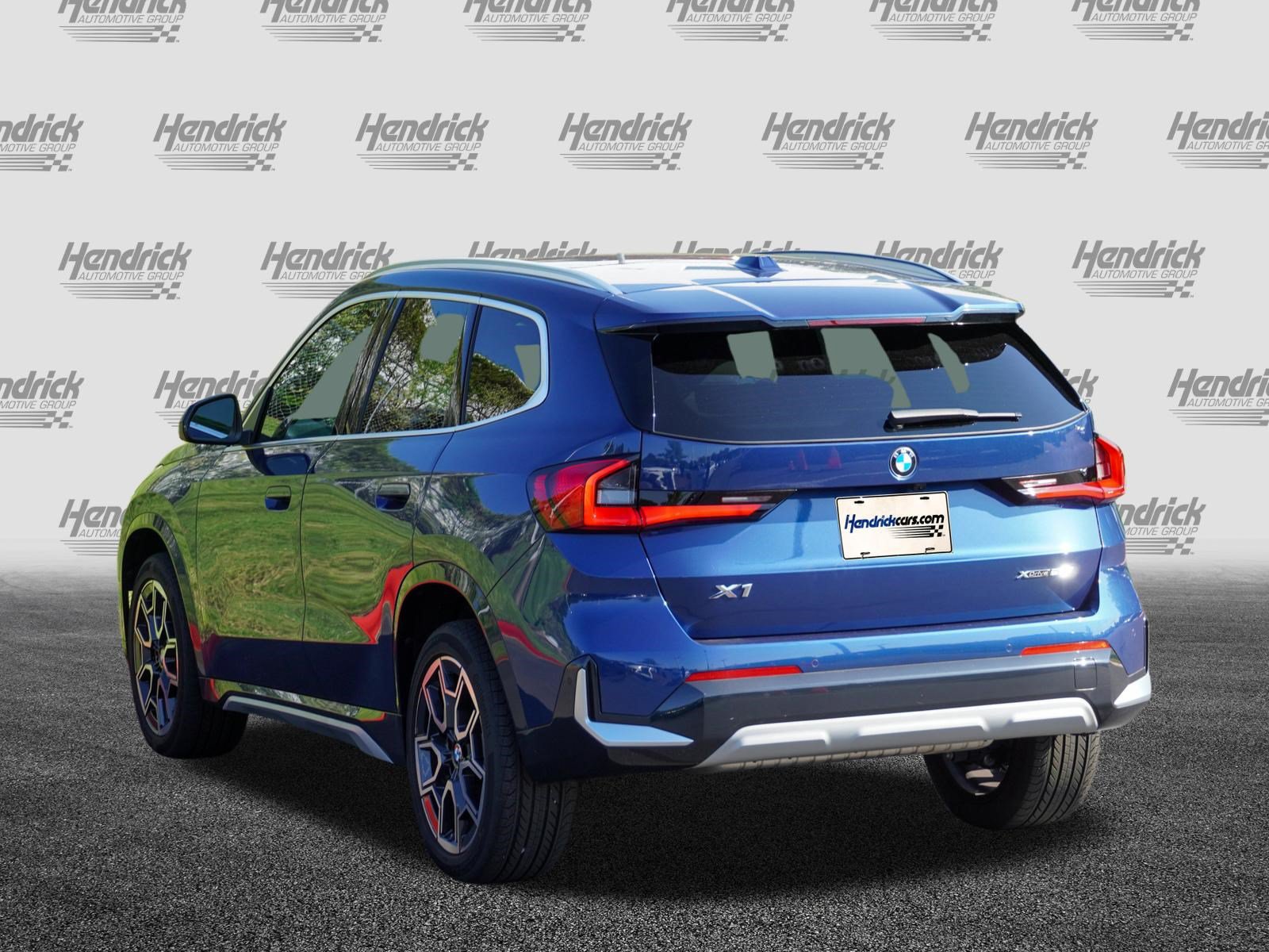 Certified 2025 BMW X1 xDrive28i AWD/4WD image 6