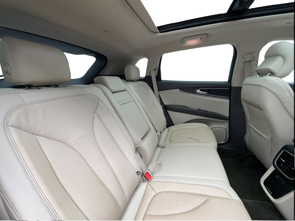 Used 2017 Lincoln MKX Reserve w/ Driver Assistance Package AWD/4WD image 27