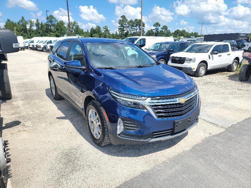 Used 2022 Chevrolet Equinox LT w/ Driver Convenience Package FWD image 2