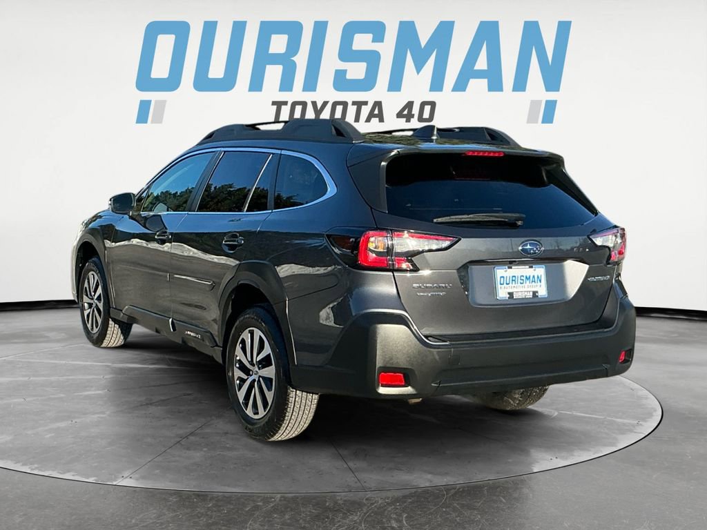 Used 2025 Subaru Outback Premium image 5