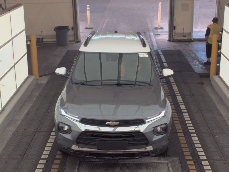 Used 2021 Chevrolet TrailBlazer ACTIV w/ Convenience Package FWD image 2