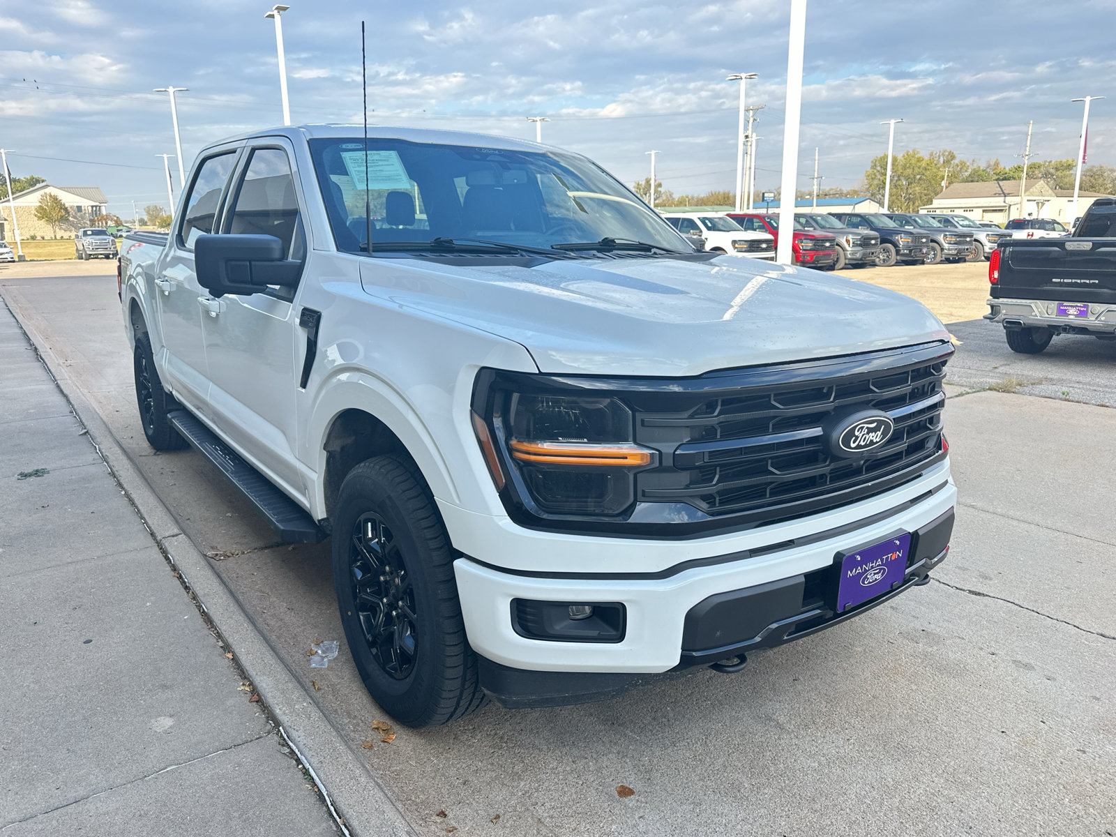 Used 2024 Ford F150 XLT w/ XLT Black Appearance Package AWD/4WD image 9