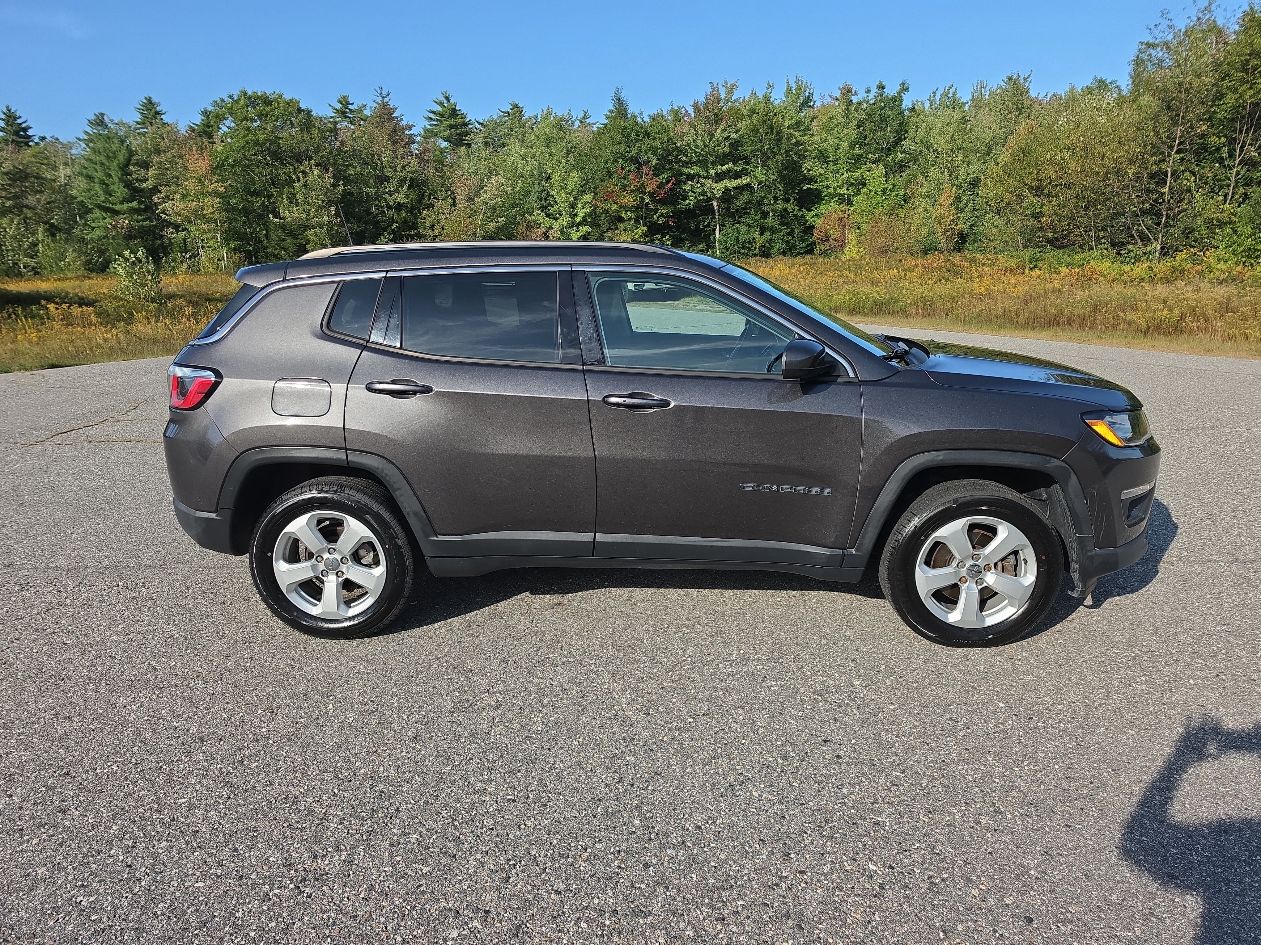 Used 2018 Jeep Compass Latitude w/ Popular Equipment Group AWD/4WD image 4