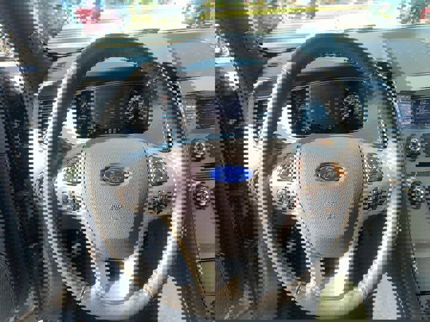 Used 2017 Ford Taurus SEL FWD image 14