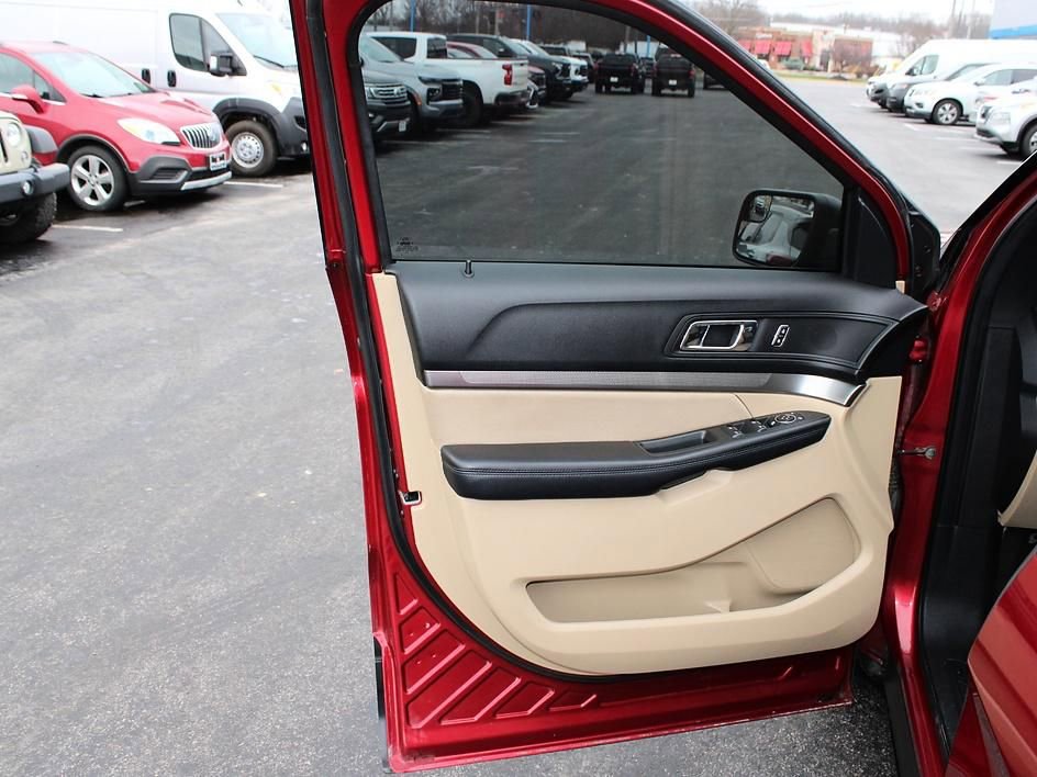 Used 2017 Ford Explorer FWD image 14