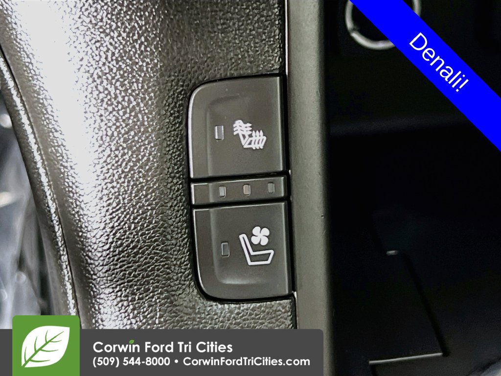 Used 2019 GMC Acadia Denali w/ Technology Package AWD/4WD image 25