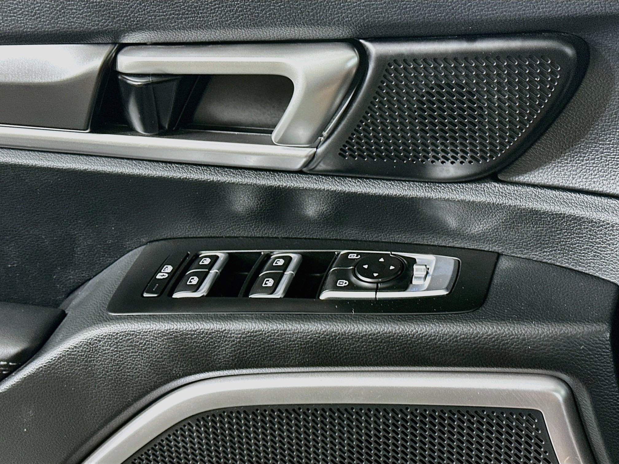 Used 2025 Kia Telluride S AWD/4WD image 15