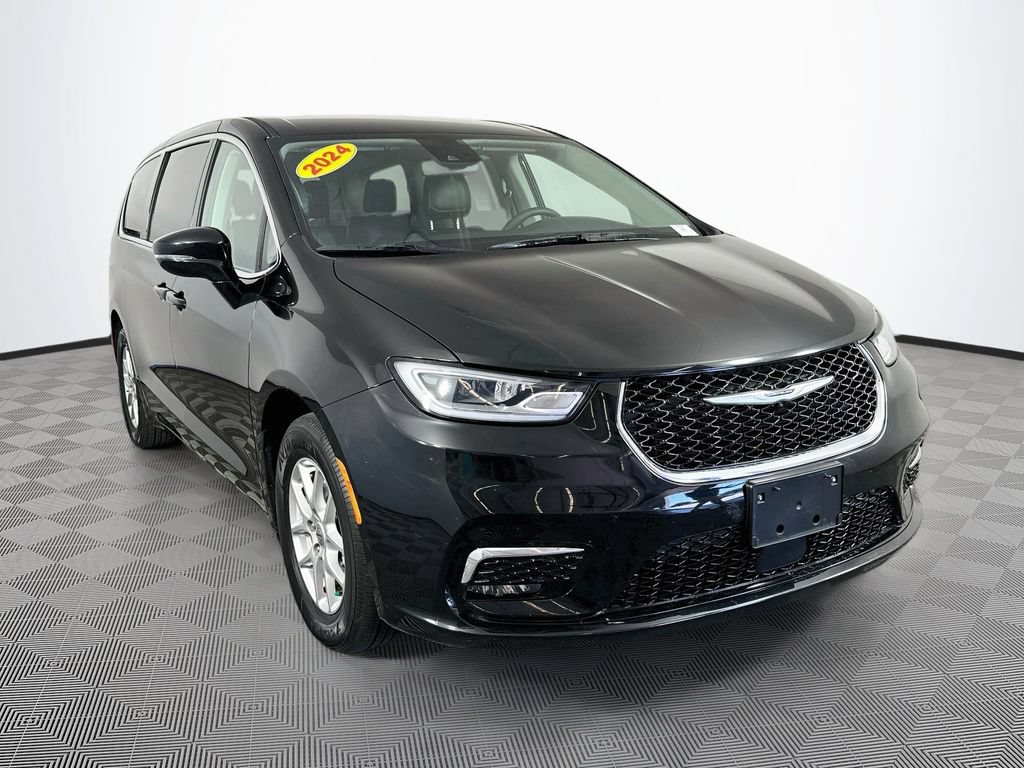 Certified 2024 Chrysler Pacifica Touring-L FWD image 2