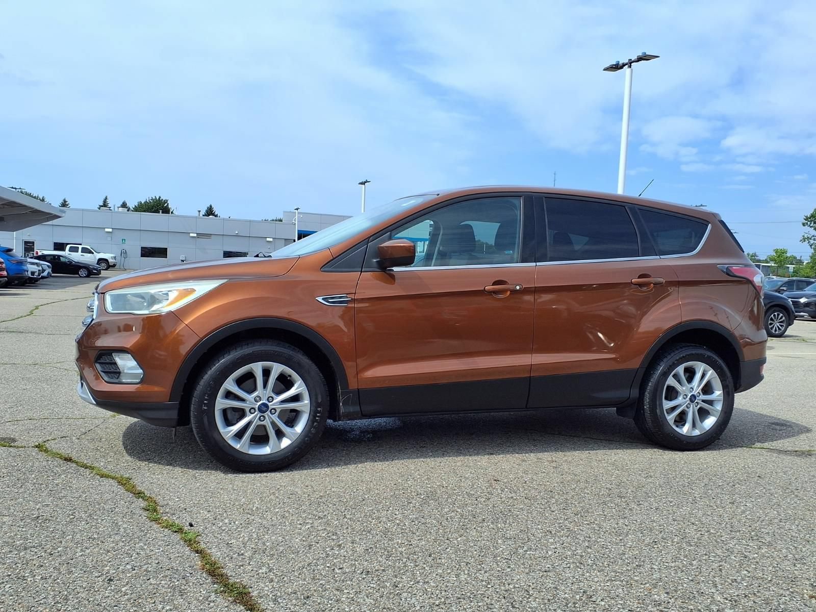 Used 2017 Ford Escape SE w/ SE Cold Weather Package FWD image 8