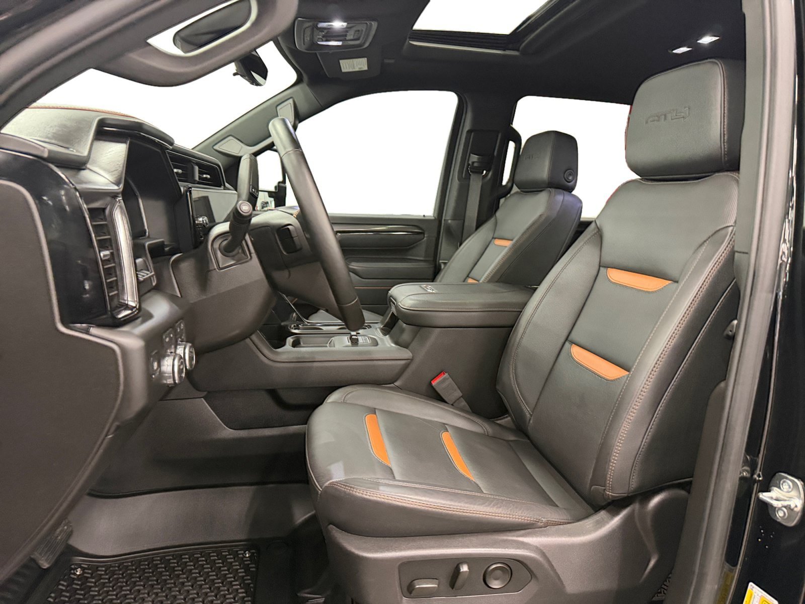 Used 2026 GMC Sierra 2500 AT4 w/ AT4 Premium Plus Package AWD/4WD image 9