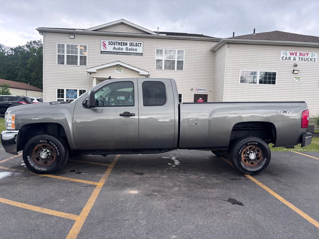 Used 2008 Chevrolet Silverado 3500 LT w/ Snow Plow Prep Package AWD/4WD image 1