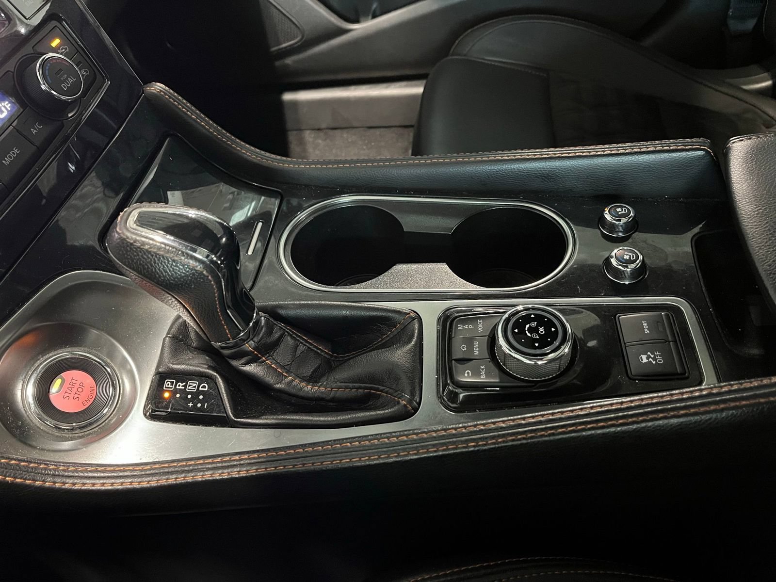 Used 2022 Nissan Maxima SR w/ Sport Mat Group FWD image 27