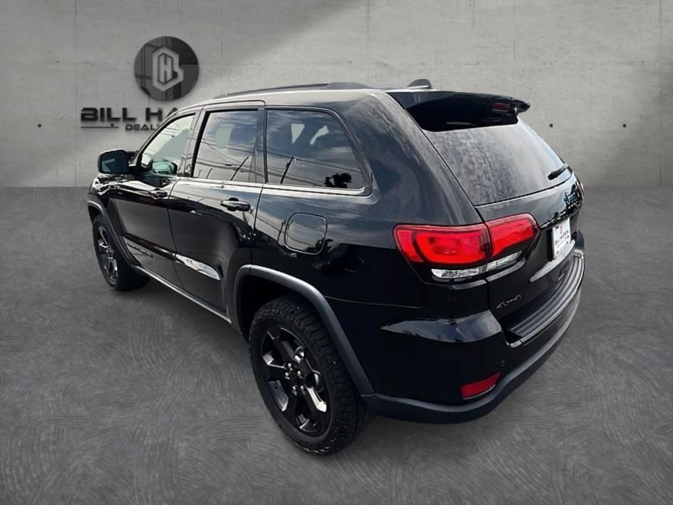 Used 2018 Jeep Grand Cherokee Laredo AWD/4WD image 9