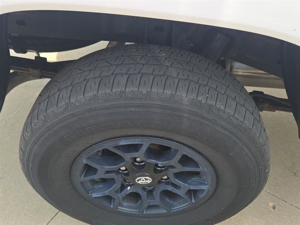 Used 2020 Toyota Tacoma SR5 AWD/4WD image 19