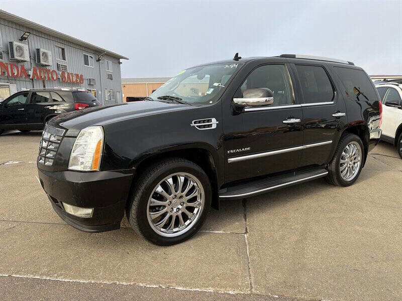 Used 2011 Cadillac Escalade AWD w/ Touring Package image 2