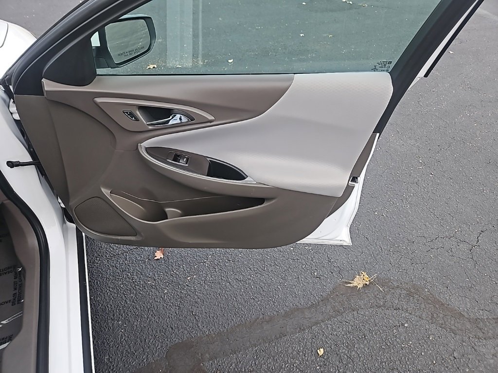 Used 2024 Chevrolet Malibu LT image 30