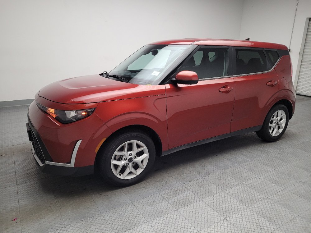 Used 2023 Kia Soul LX w/ LX Technology Package FWD image 2