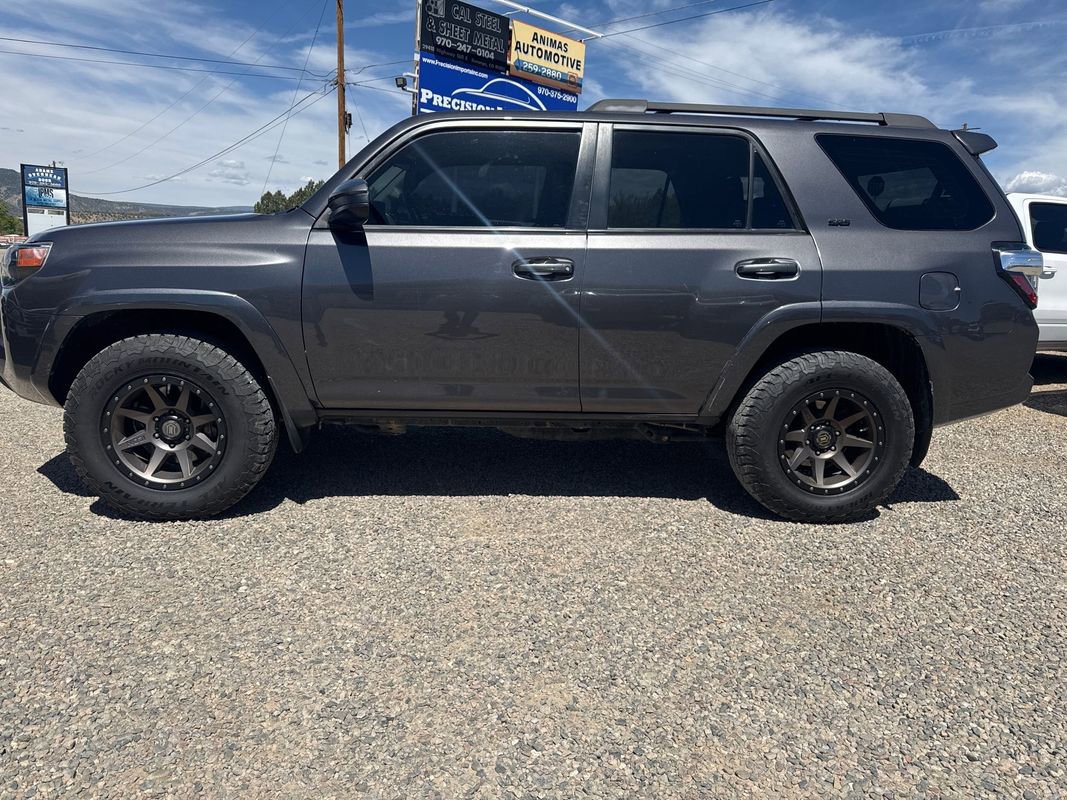 Used 2018 Toyota 4Runner SR5 image 4