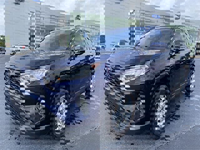 Used 2020 Toyota RAV4 XLE image 1