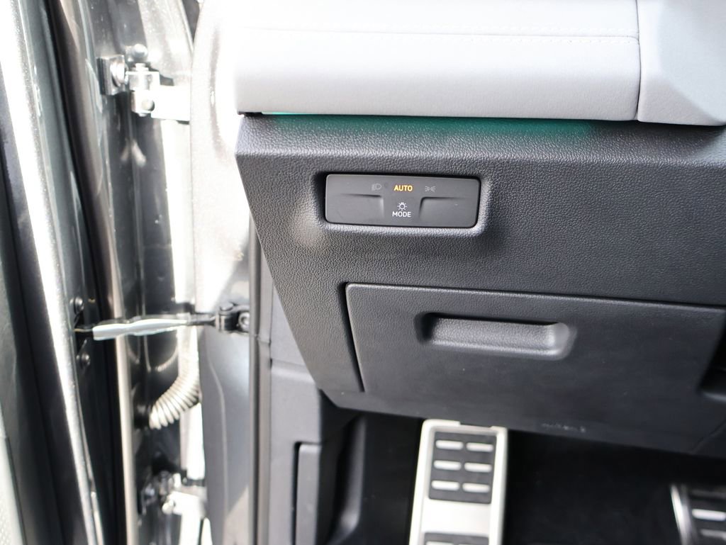 New 2026 Volkswagen Tiguan SE R-Line image 38