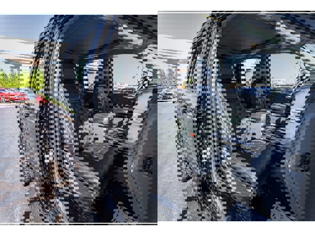 Used 2025 Ford F250 XLT w/ Black Appearance Package AWD/4WD image 20