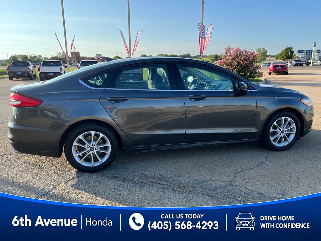 Used 2020 Ford Fusion SE FWD image 4