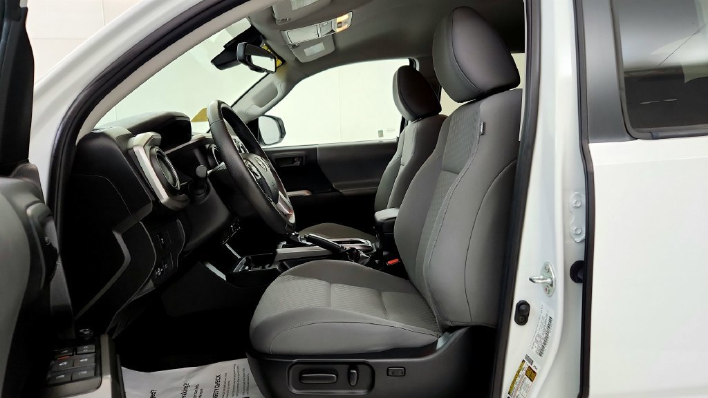 Certified 2023 Toyota Tacoma SR5 AWD/4WD image 25