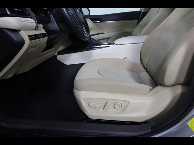Used 2022 Toyota Camry LE image 17
