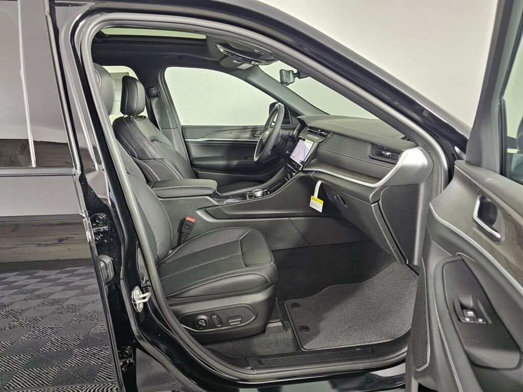 New 2026 Jeep Grand Cherokee Limited image 40