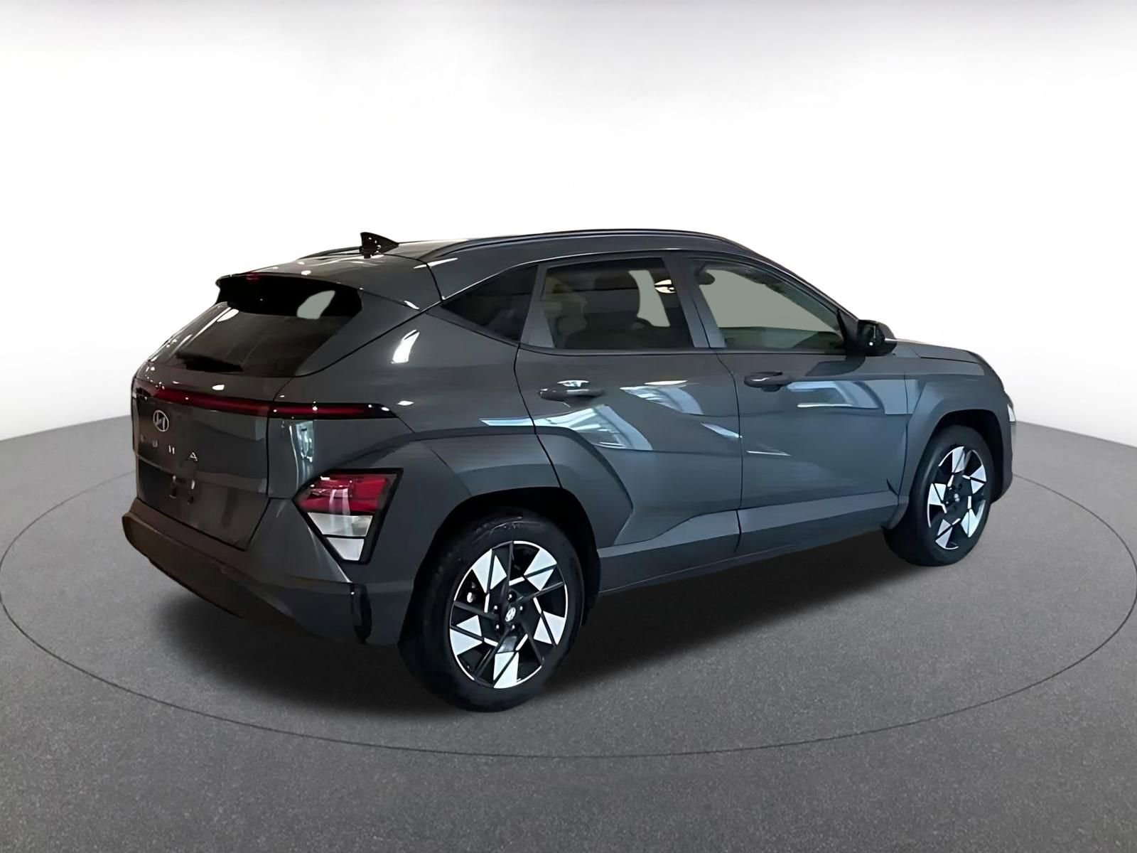 Used 2025 Hyundai Kona SEL FWD image 12
