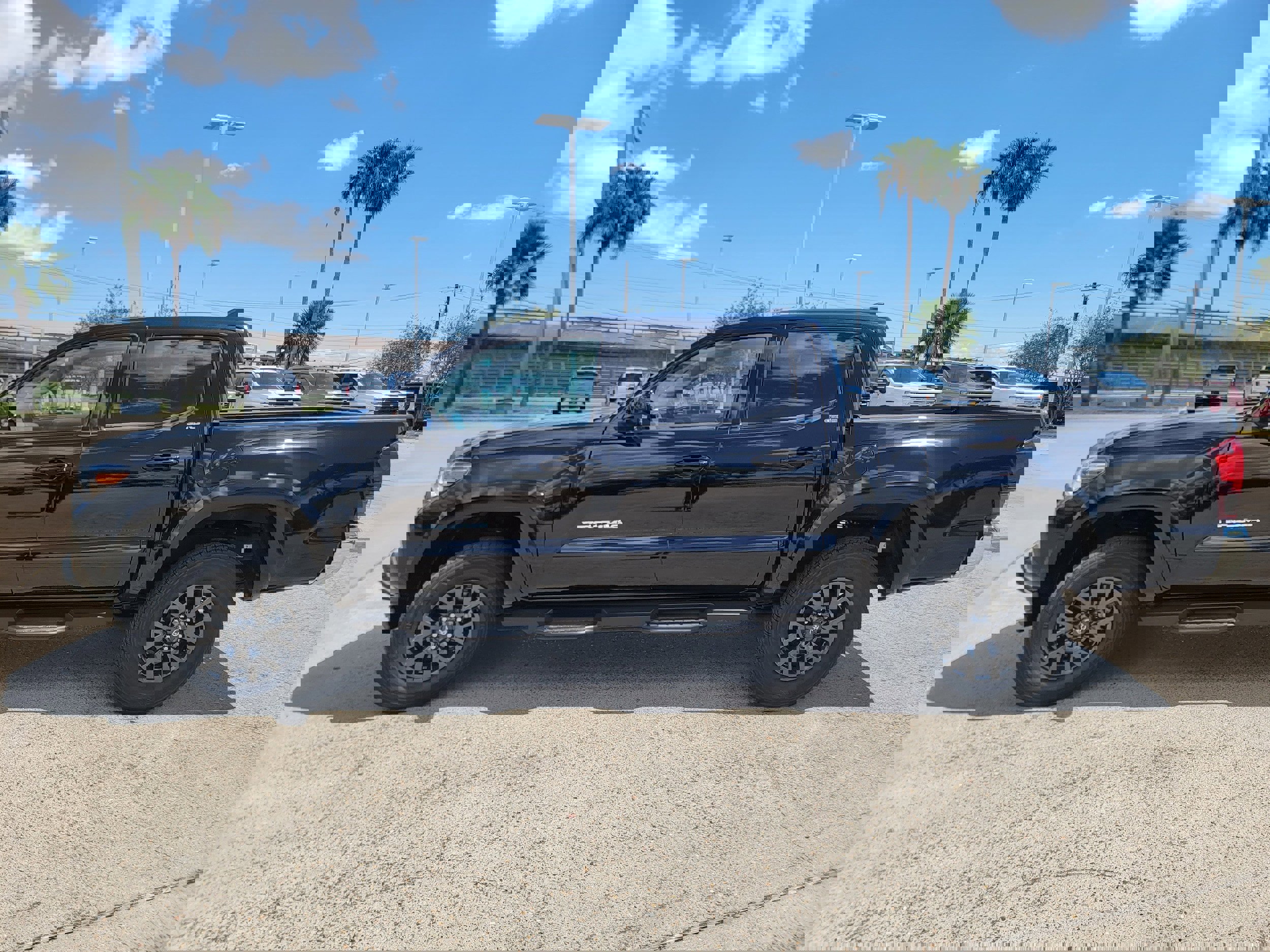 Used 2023 Toyota Tacoma SR5 w/ SR5 Appearance Package image 4