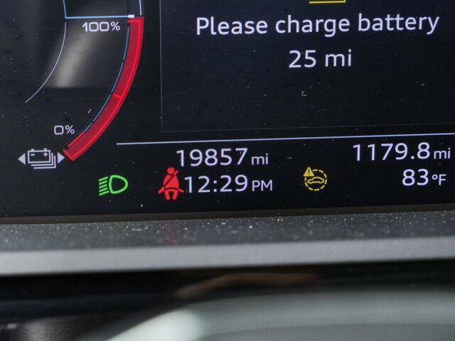 Used 2023 Audi e-tron S Prestige w/ Prestige Package AWD/4WD image 12