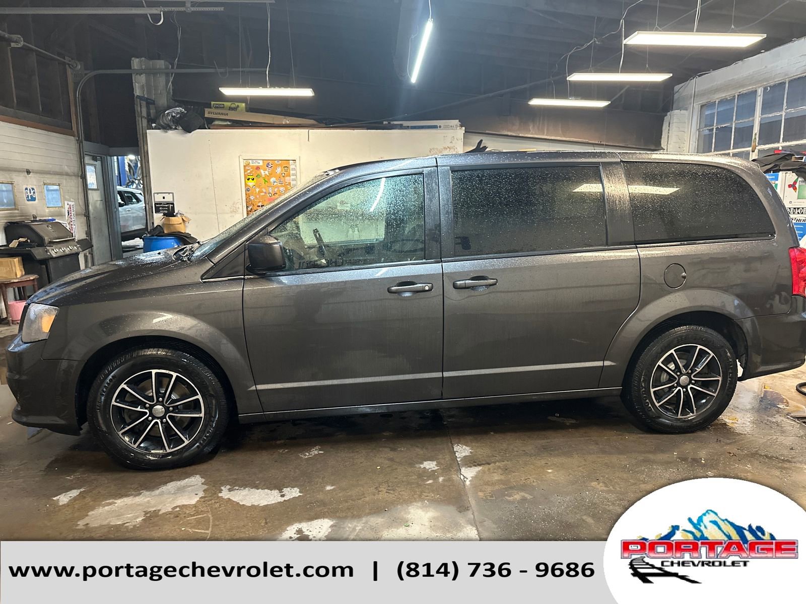 Used 2019 Dodge Grand Caravan GT FWD image 2