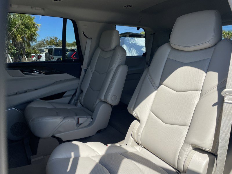 Used 2020 Cadillac Escalade Premium Luxury image 11