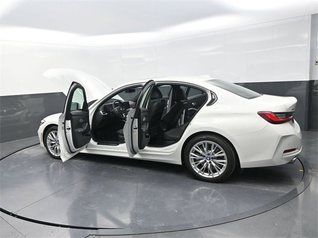 Used 2023 BMW 330e xDrive 330e xDrive w/ Premium Package image 39