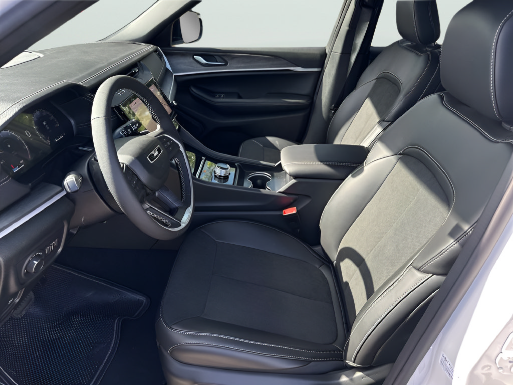 New 2026 Jeep Grand Cherokee Altitude RWD image 20