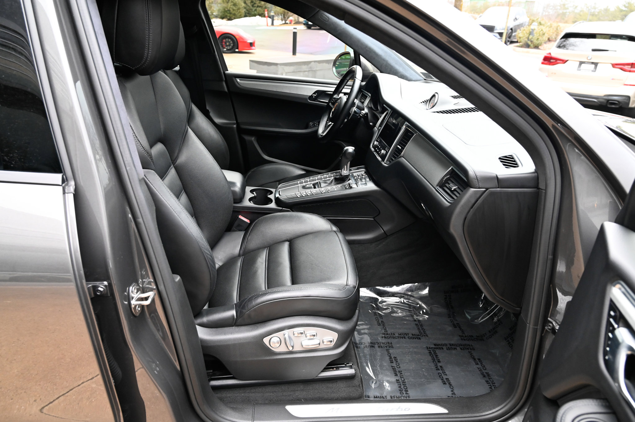 Used 2018 Porsche Macan Turbo image 54