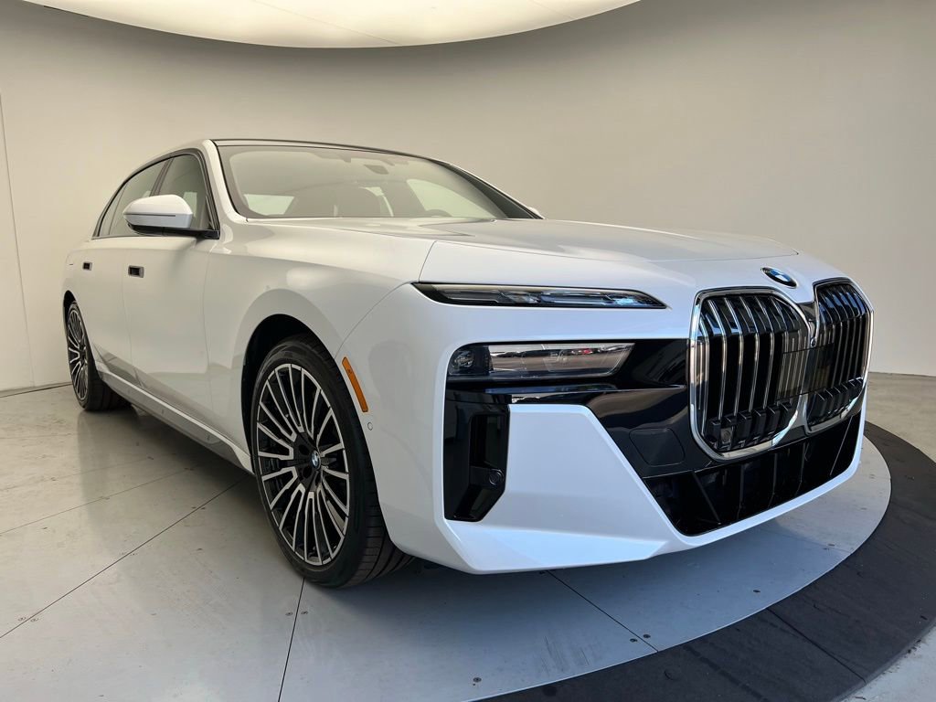 New 2026 BMW 740i w/ Executive Package image 2