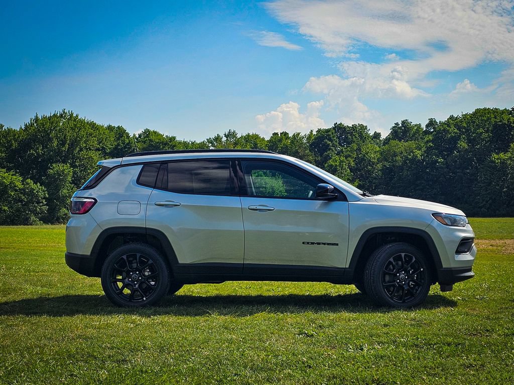 New 2026 Jeep Compass Latitude AWD/4WD image 2