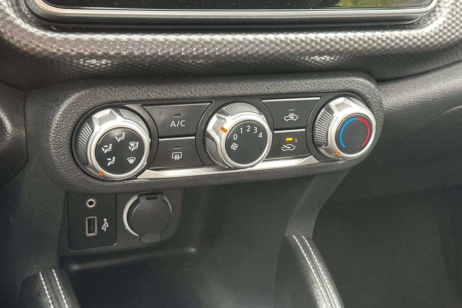 Used 2019 Nissan Kicks S FWD image 20