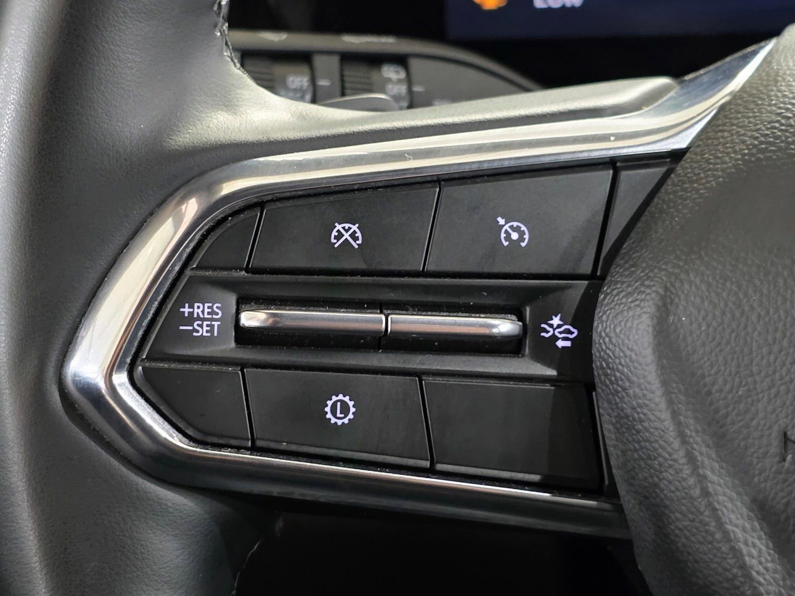 Used 2025 Chevrolet Equinox LT image 32