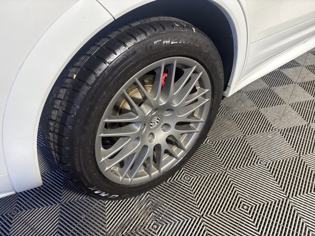 Used 2014 Porsche Cayenne GTS image 7
