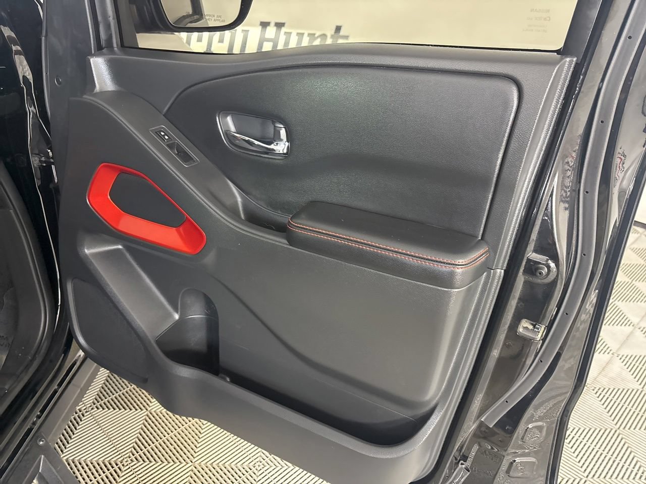 Used 2025 Nissan Frontier PRO-4X AWD/4WD image 28