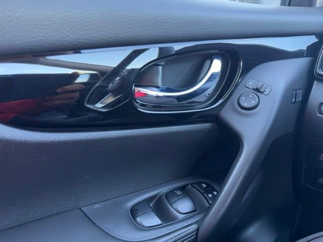 Certified 2022 Nissan Rogue Sport SL w/ Premium Package AWD/4WD image 23