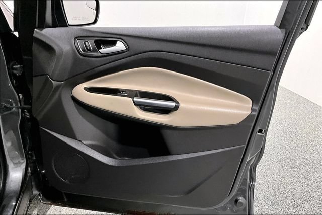 Used 2019 Ford Escape SEL w/ SEL Sport Appearance Package FWD image 38