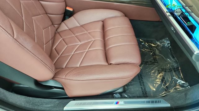 Used 2023 BMW 760i xDrive AWD/4WD image 22