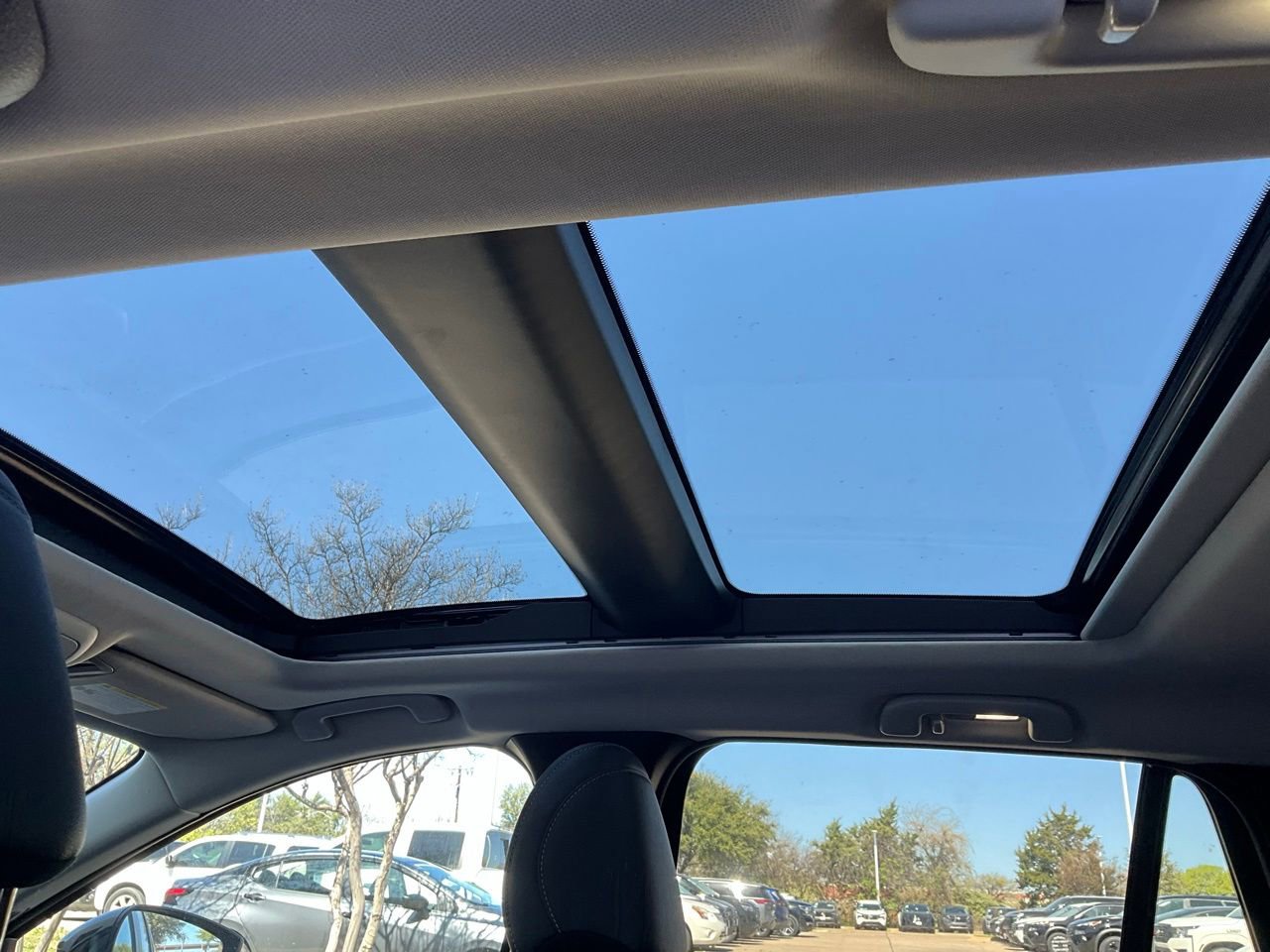 Used 2025 MAZDA CX-50 AWD 2.5 S w/ Premium Package image 19