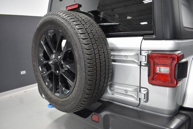 Used 2022 Jeep Wrangler Unlimited Sahara w/ Cold Weather Group image 12